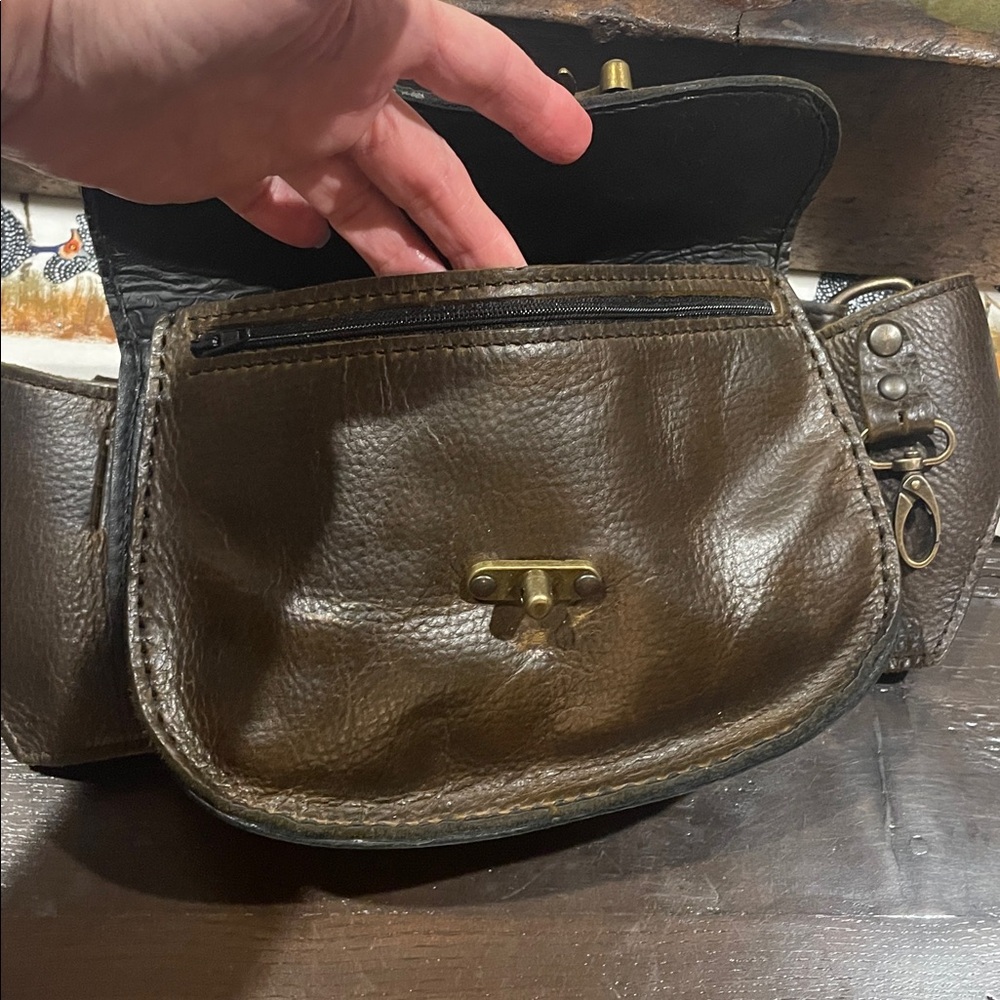 🌟🌟HOST PICK🌟🌟Absolutely Stunning Leather Handmade Belt Bag - Picture 10 of 12